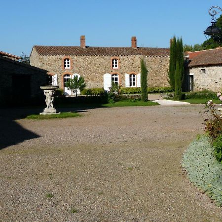 Longere La Chapelle-Heulin Exterior photo