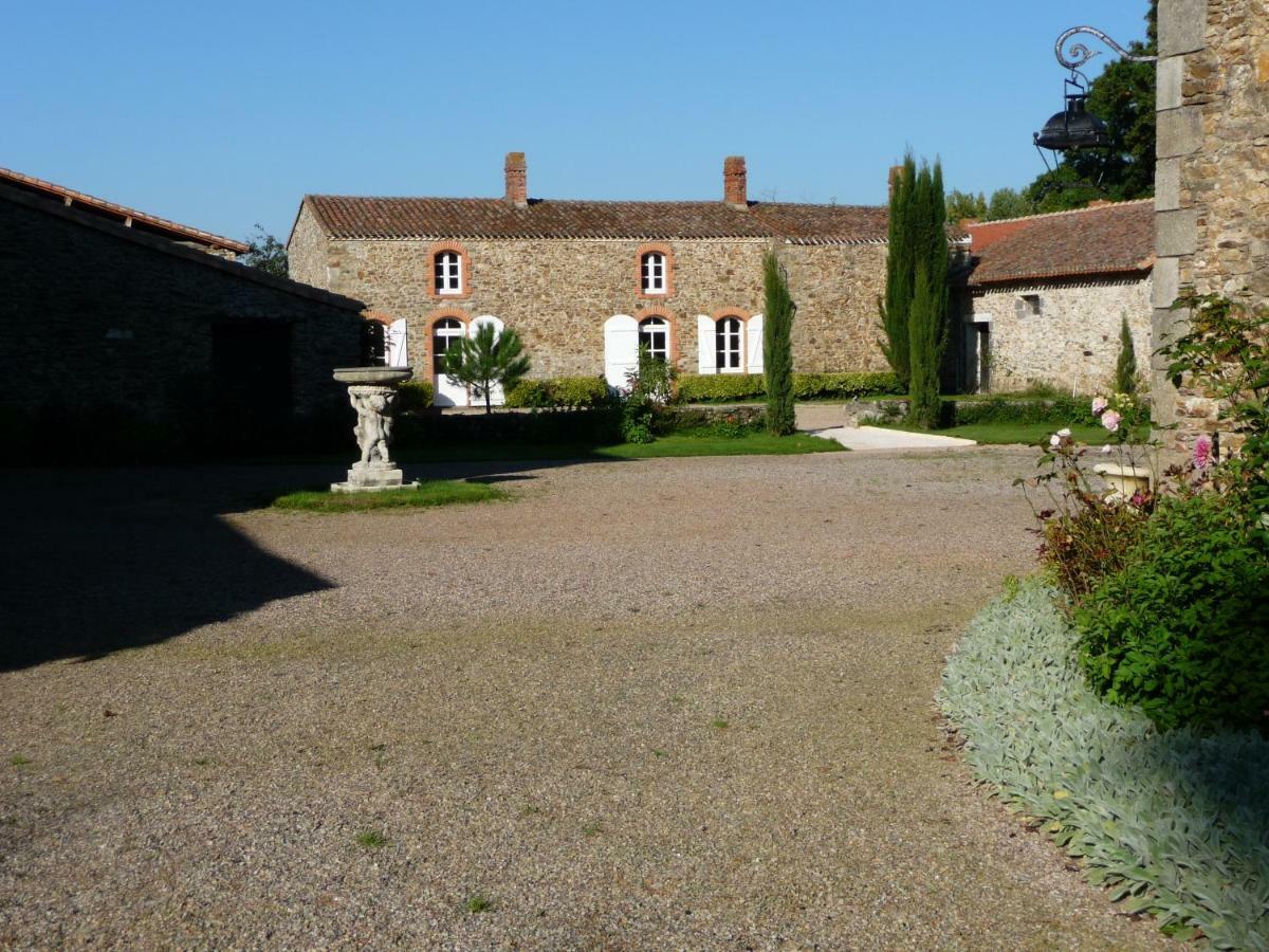 Longere La Chapelle-Heulin Exterior photo