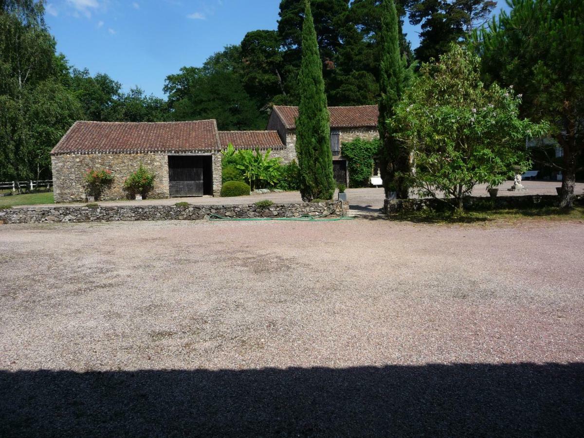 Longere La Chapelle-Heulin Exterior photo